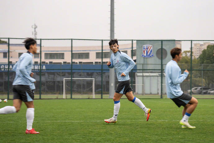 国足怎么办<strong></p>
<p>期货原油价格</strong>?申花官方确认蒋圣龙骨折 两轮连伤两大中卫