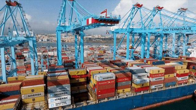 打断解放军“下饺子”?江南船厂的一幕<strong></p>
<p>原油期货一手</strong>,西方越看越担心