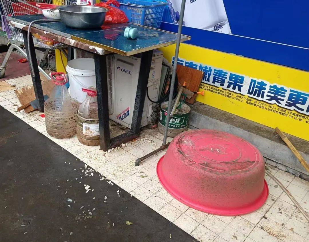 凌晨打鸣到天亮!长沙一小区超市养4只公鸡邻居难入睡<strong></p>
<p>原油期货一手</strong>,回应:尽快吃掉