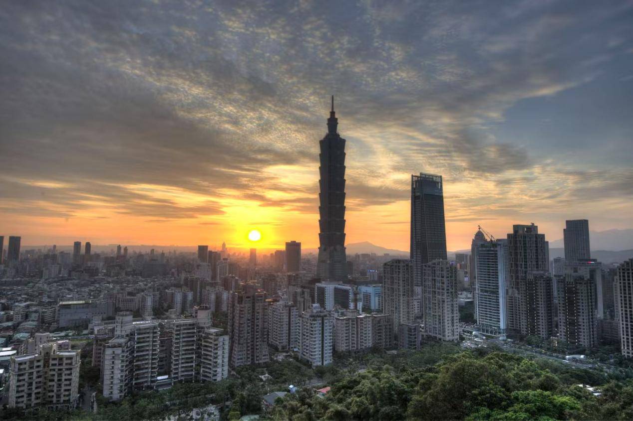 不敢拦截?美大批武器运到台湾<strong></p>
<p>原油期货一手</strong>,美少将已入岛,中方按兵不动?