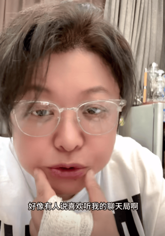 瘦到认不出!53岁韩红补牙缝<strong></p>
<p>原油实时价格</strong>,此前透露正为巡演做准备