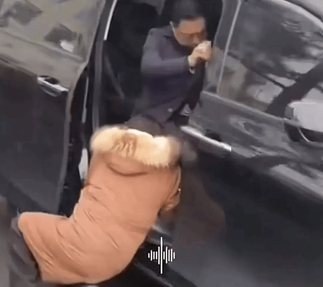 陕西一县委书记被拦车抱腿?官方披露:吕某某编造传播谣言<strong></p>
<p>现原油</strong>,已被追究法律责任