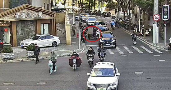 “不是谁可怜谁有理”民警硬核喊话破解“道德绑架”获市民点赞