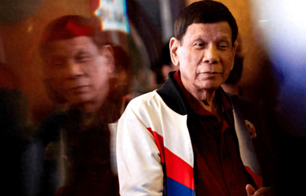 杜特尔特走了步险棋<strong></p>
<p>原油一桶多少升</strong>,刚回国就被捕,这一回,必须和马科斯斗到底