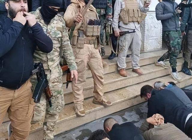 叙利亚反阿萨德活动家活到现在<strong></p>
<p>原油一桶多少升</strong>,朱拉尼上台三个月,杀她三个家人