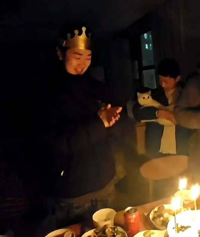 痛心!她于凌晨不幸去世<strong></p>
<p>一桶原油多少升</strong>,年仅19岁