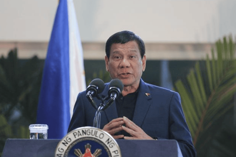 杜特尔特提前收到消息<strong></p>
<p>一桶原油多少升</strong>,在马科斯动手逮捕前,火速带女儿飞往中国