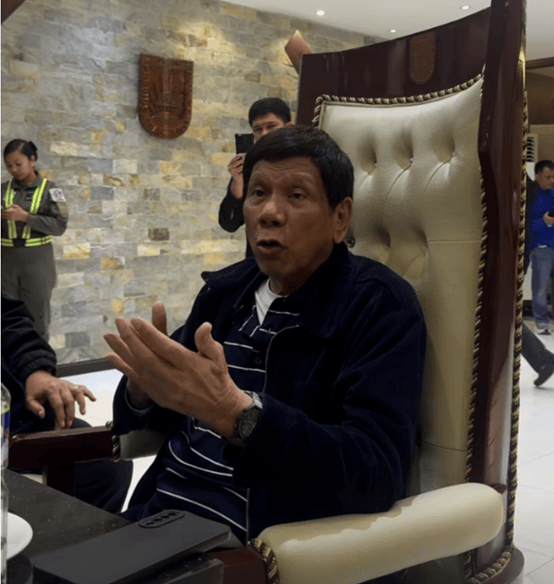 金灿荣:菲律宾政治太残酷了<strong></p>
<p>一桶原油多少升</strong>,老杜为什么这样做呢?我想不通