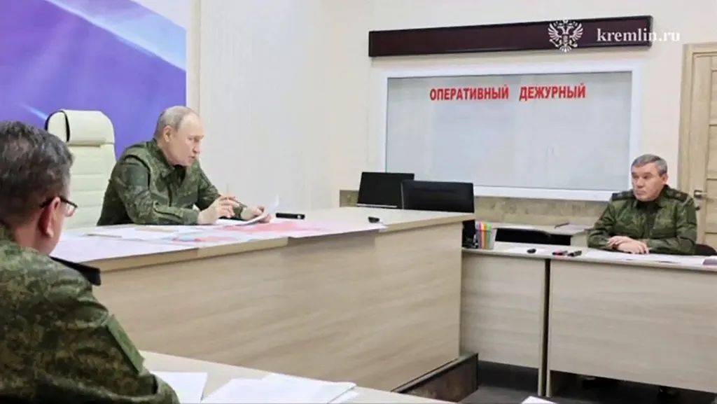 牛弹琴:关键时刻<strong></p>
<p>一桶原油多少升</strong>,普京罕见一幕