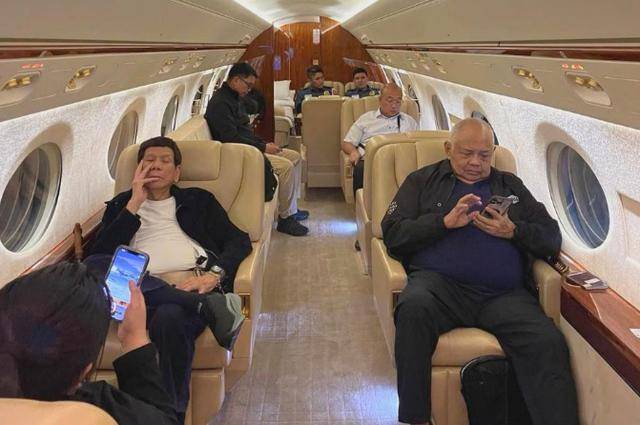 杜特尔特落地成囚<strong></p>
<p>一桶原油多少升</strong>,17万菲军已做选择,中方发声罕见没提“内政”