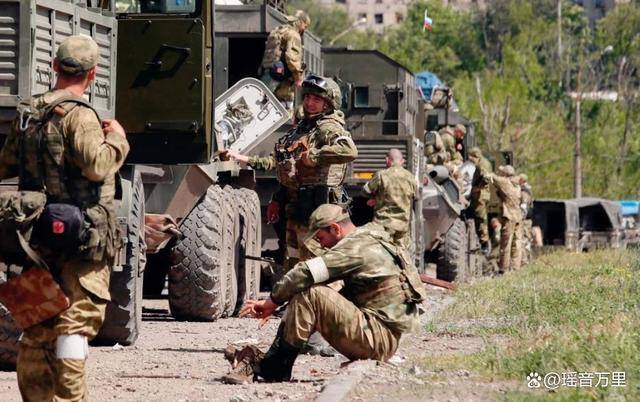 起义军首战告捷<strong></p>
<p>一桶原油多少升</strong>,沙拉政权气数将尽?伊朗沉默,美以俄土出手了