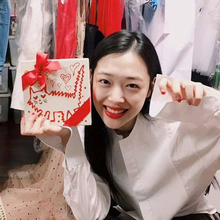 金赛纶、辉星、具荷拉、雪莉……韩国娱乐圈为何命案频发<strong></p>
<p>一桶原油多少升</strong>?