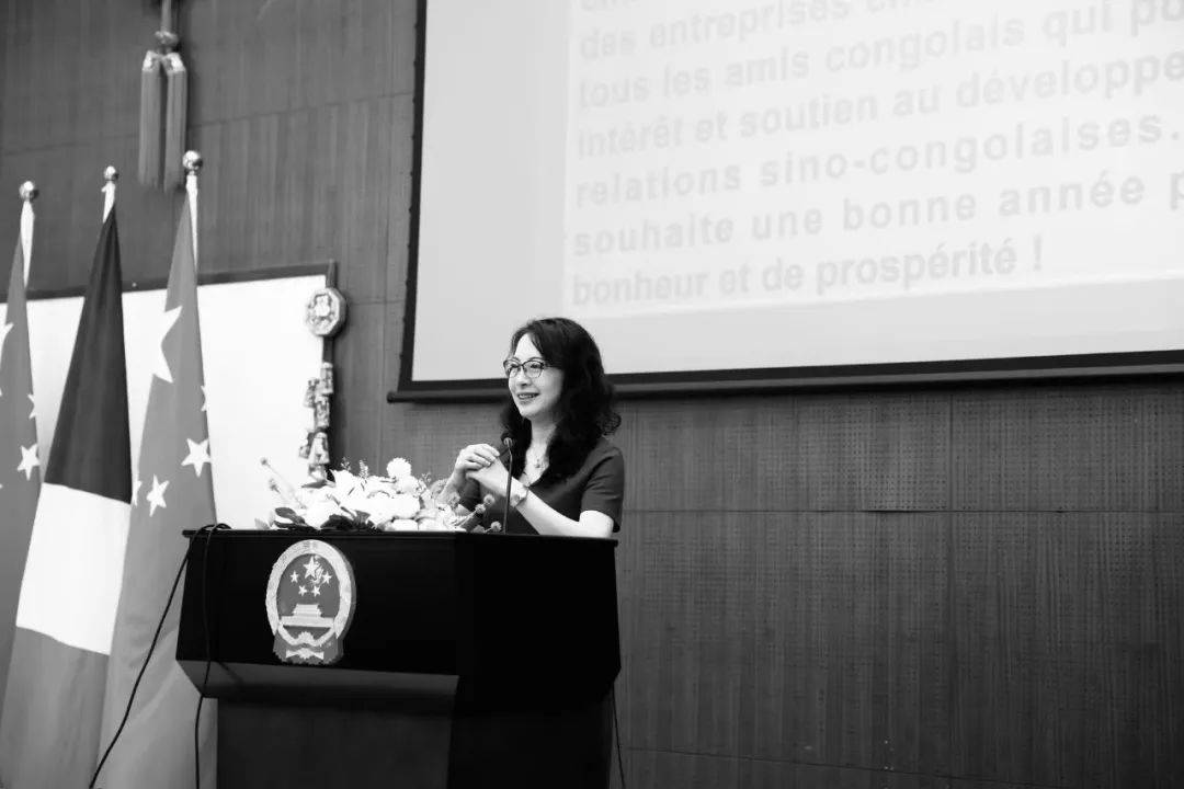 李岩大使在北京不幸去世<strong></p>
<p>一桶原油多少升</strong>，终年52岁