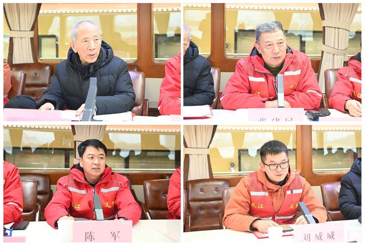 “江城平安号”船艇上<strong></p>
<p>一桶原油多少升</strong>,吴天祥、刘威威等被聘为“长江义警”