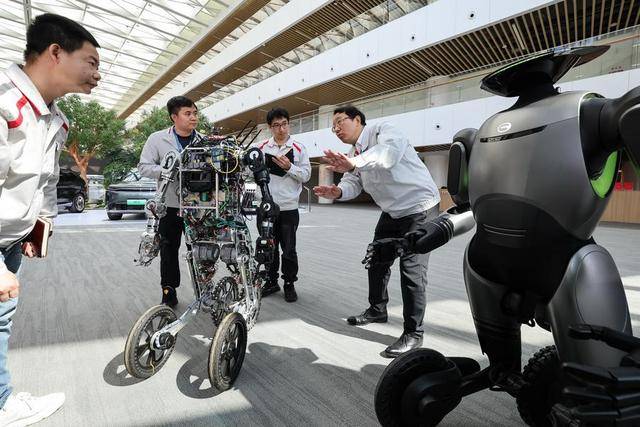 新华社记者带你听两会|听<strong></p>
<p>一桶原油多少升</strong>,“新”的活力