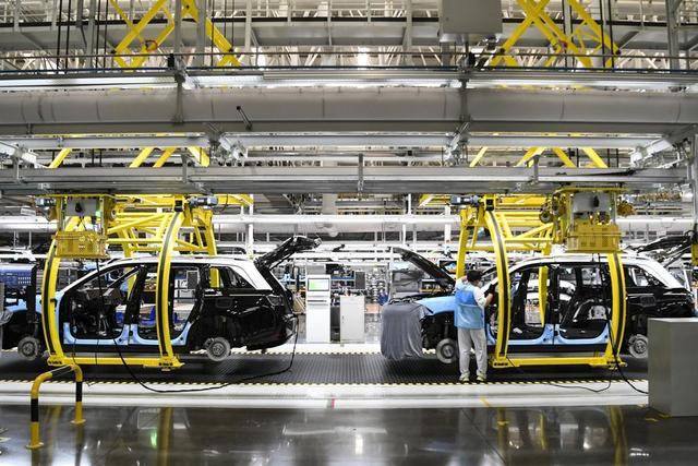 新华社记者带你听两会|听<strong></p>
<p>一桶原油多少升</strong>,“新”的活力