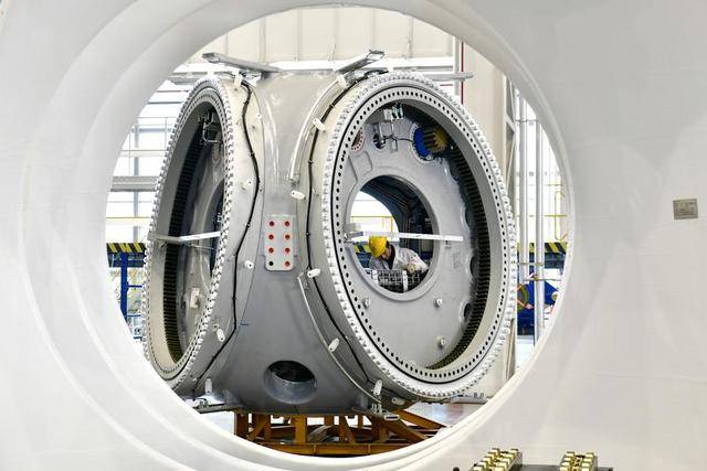 新华社记者带你听两会|听<strong></p>
<p>一桶原油多少升</strong>,“新”的活力