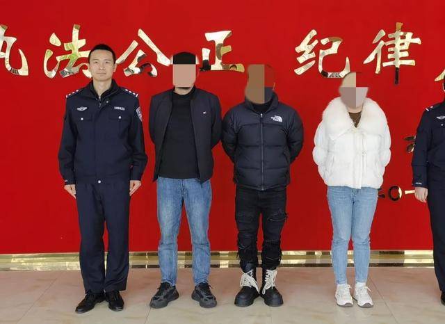 四川巴中三名网红街头拍摄低俗视频<strong></p>
<p>补原油</strong>,被行政处罚