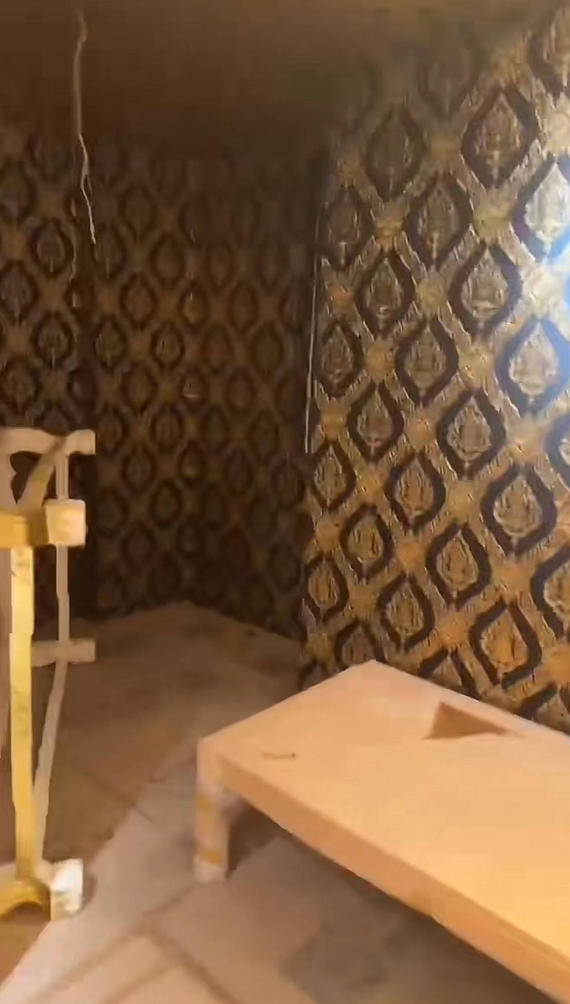 佛山一小区出现“骨灰房”还对外营业？物业回应：业主已主动拆掉装修<strong></p>
<p>控原油</strong>，房屋恢复毛坯