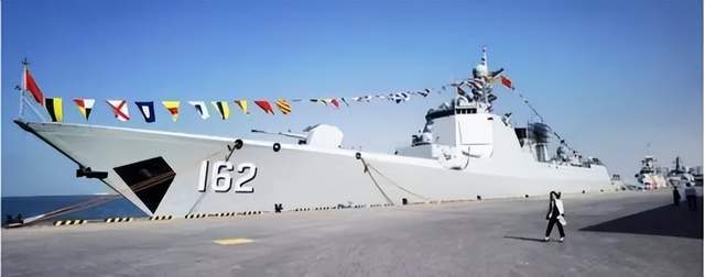 台媒嘲笑:中国055从澳洲回来后生锈豆腐渣工程<strong></p>
<p>金投原油</strong>?真相被全网耻笑