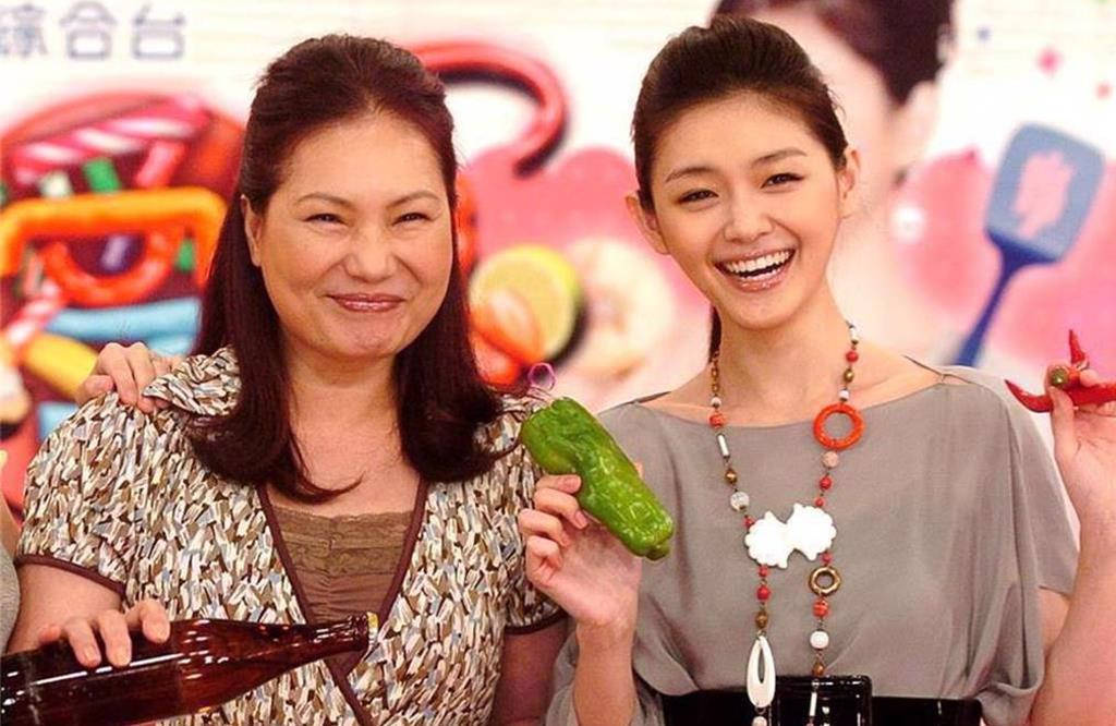 S妈分享AI大S视频 表示:<strong></p>
<p>金投原油</strong>我女儿回来了