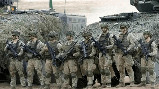 7万俄联军不断挤压<strong></p>
<p>美原油暴跌</strong>,弹尽粮绝下,北约雇佣军冲击包围圈