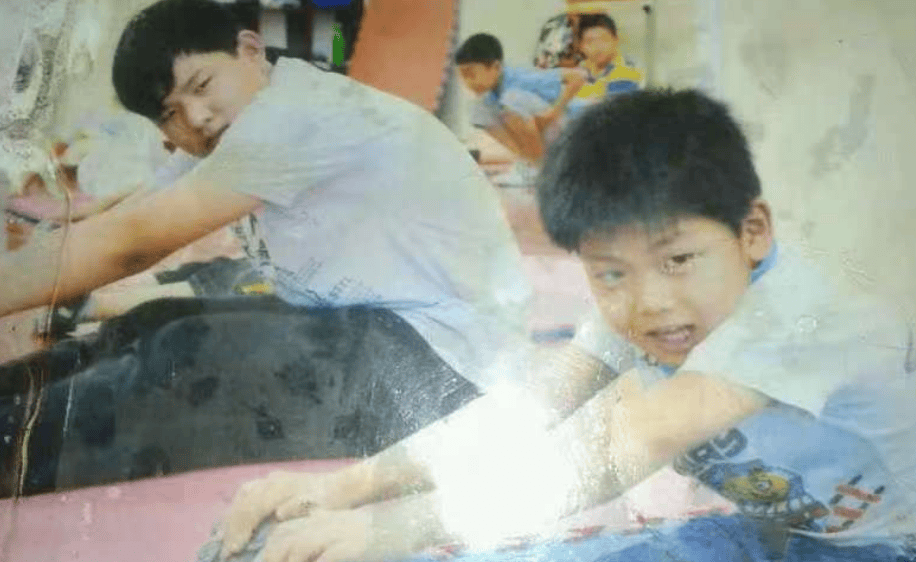 “脑死亡”超40天<strong></p>
<p>美原油暴跌</strong>，北京国安小将19岁生日前一天去世，哥哥凌晨发声