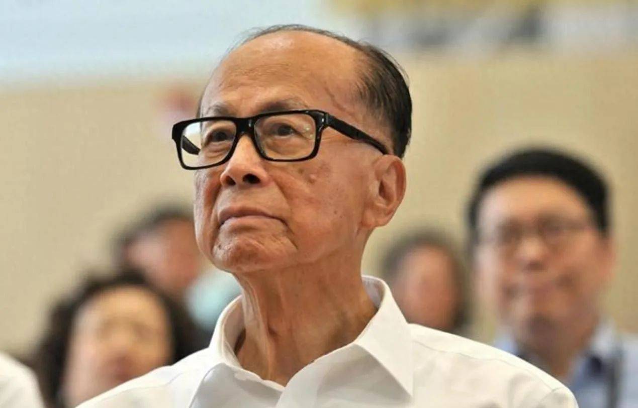 大反转！97岁李嘉诚赌输了？中方直接反将一军<strong></p>
<p>原油石油</strong>，长和蒸发323亿