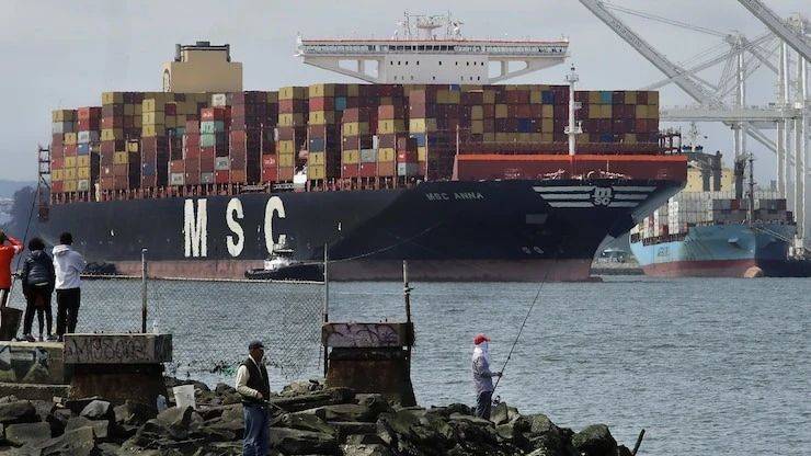 大反转！97岁李嘉诚赌输了？中方直接反将一军<strong></p>
<p>原油石油</strong>，长和蒸发323亿