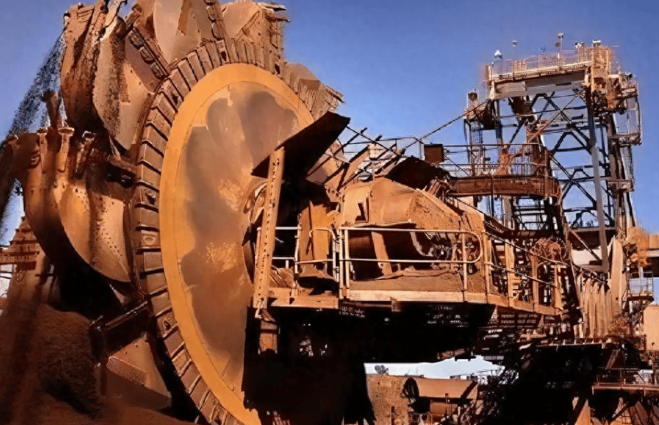 特朗普下令美军大炼稀土<strong></p>
<p>原油石油</strong>,发现一个扎心现实:中国同时垄断两样东西