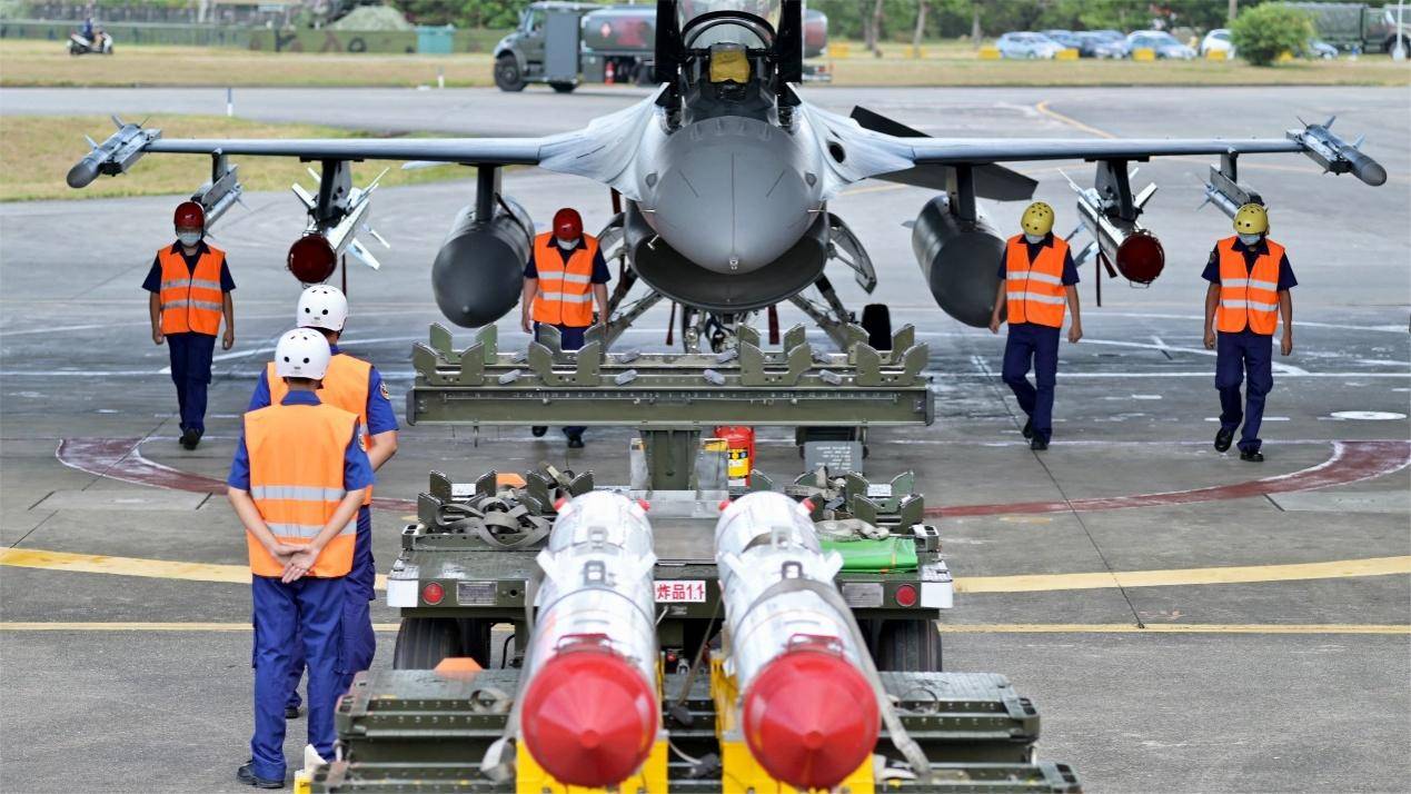 台军打响“第一枪”<strong></p>
<p>原油石油</strong>,解放军大军集结,这一次,赖清德投降都来不及了