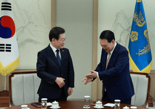 韩国传出爆炸性消息<strong></p>
<p>期货原油交易所</strong>,尹锡悦提前下台,已经成为定局?情况不简单