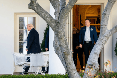 特朗普回应马斯克“特殊政府雇员任期”:总有一天他会回去运营公司<strong></p>
<p>国际原油市场</strong>,会尽可能留住他