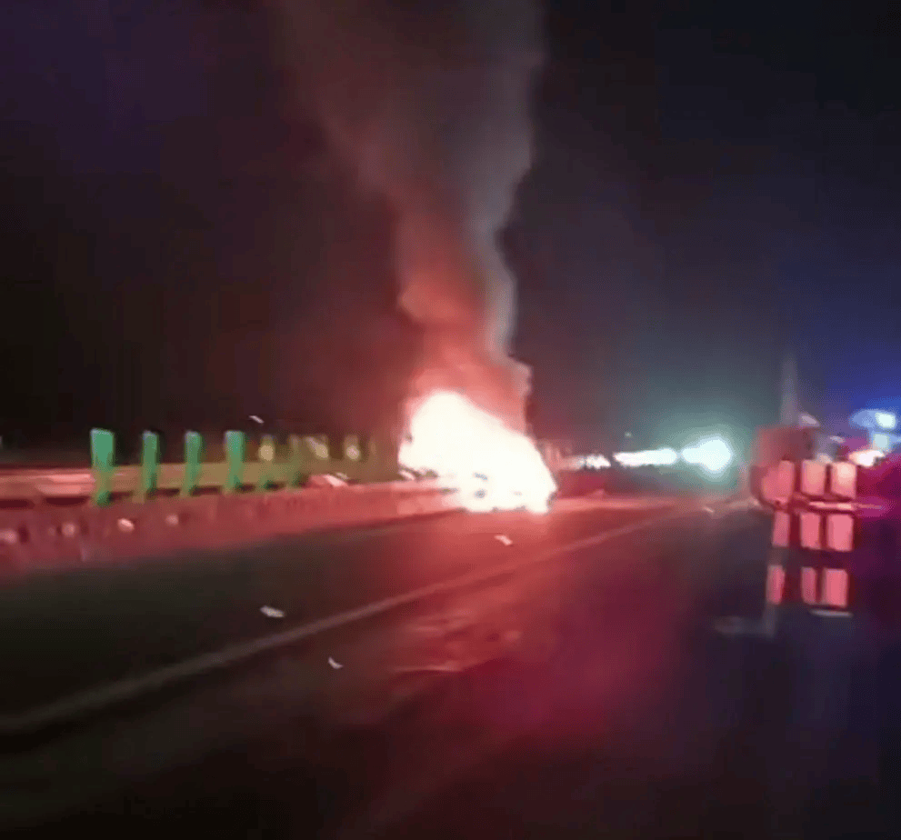 小米汽车长文回应6大疑问：为什么不联系家属<strong></p>
<p>中国原油消耗</strong>？为什么会起火？车门能否打开？