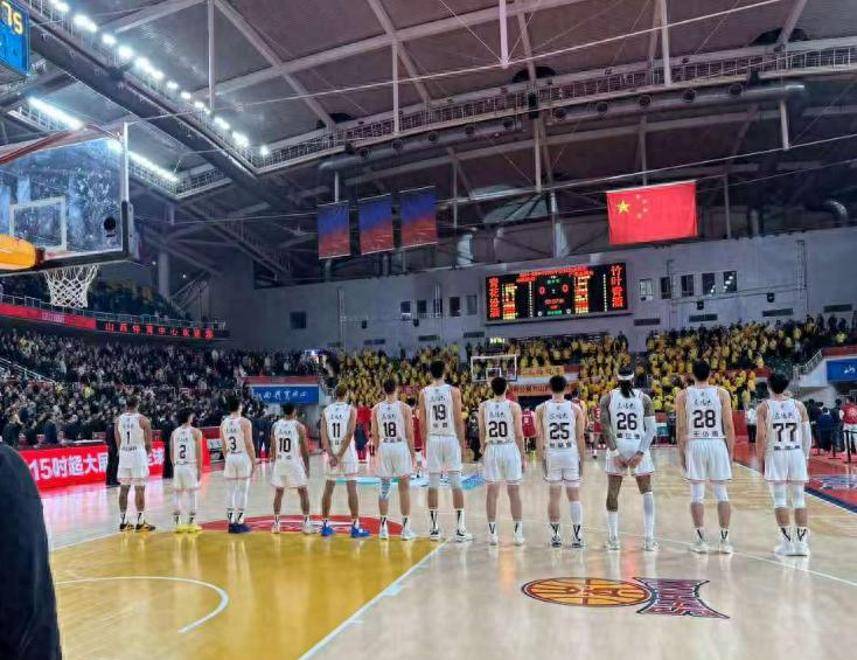 杜锋带13人出征上海！4外援+23兄弟<strong></p>
<p>如何投资原油</strong>，贝贝获重用