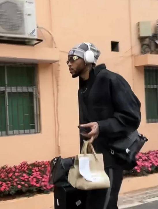 杜锋带13人出征上海！4外援+23兄弟<strong></p>
<p>如何投资原油</strong>，贝贝获重用