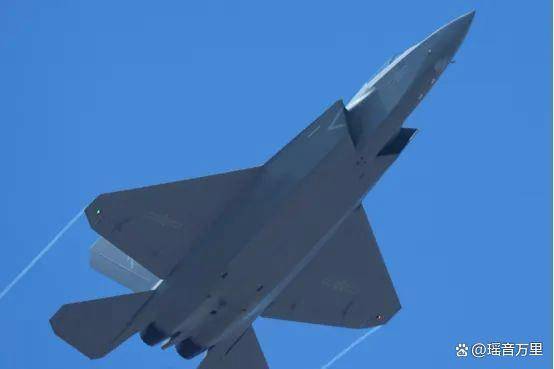 歼-35首巡台海！军警联动演练小时级收台，美要求台军坚守30天