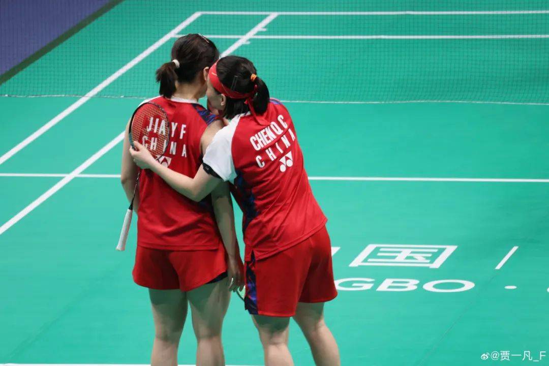 奥运冠军贾一凡被挤断指甲<strong></p>
<p>如何投资原油</strong>,本人发声:大家理智追星