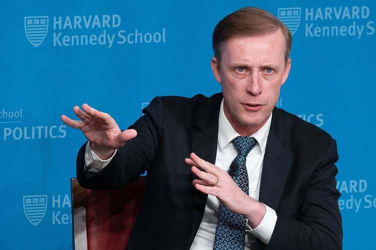 沙利文猛批特朗普:中美不是零和博弈<strong></p>
<p>中质原油</strong>,两国将长期共存