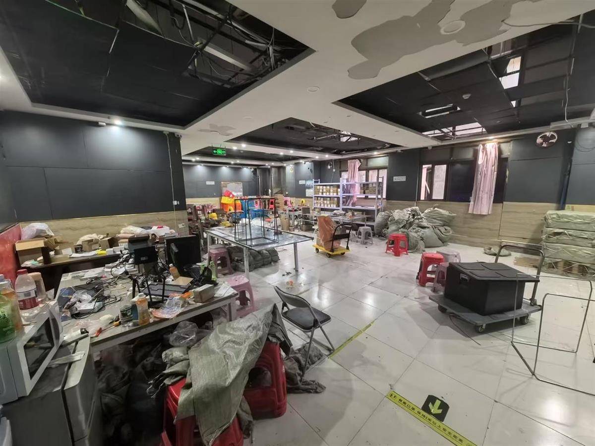 他发出的81万件快递全是电诈卡片<strong></p>
<p>中质原油</strong>!武汉江岸警方破获特大诈骗案