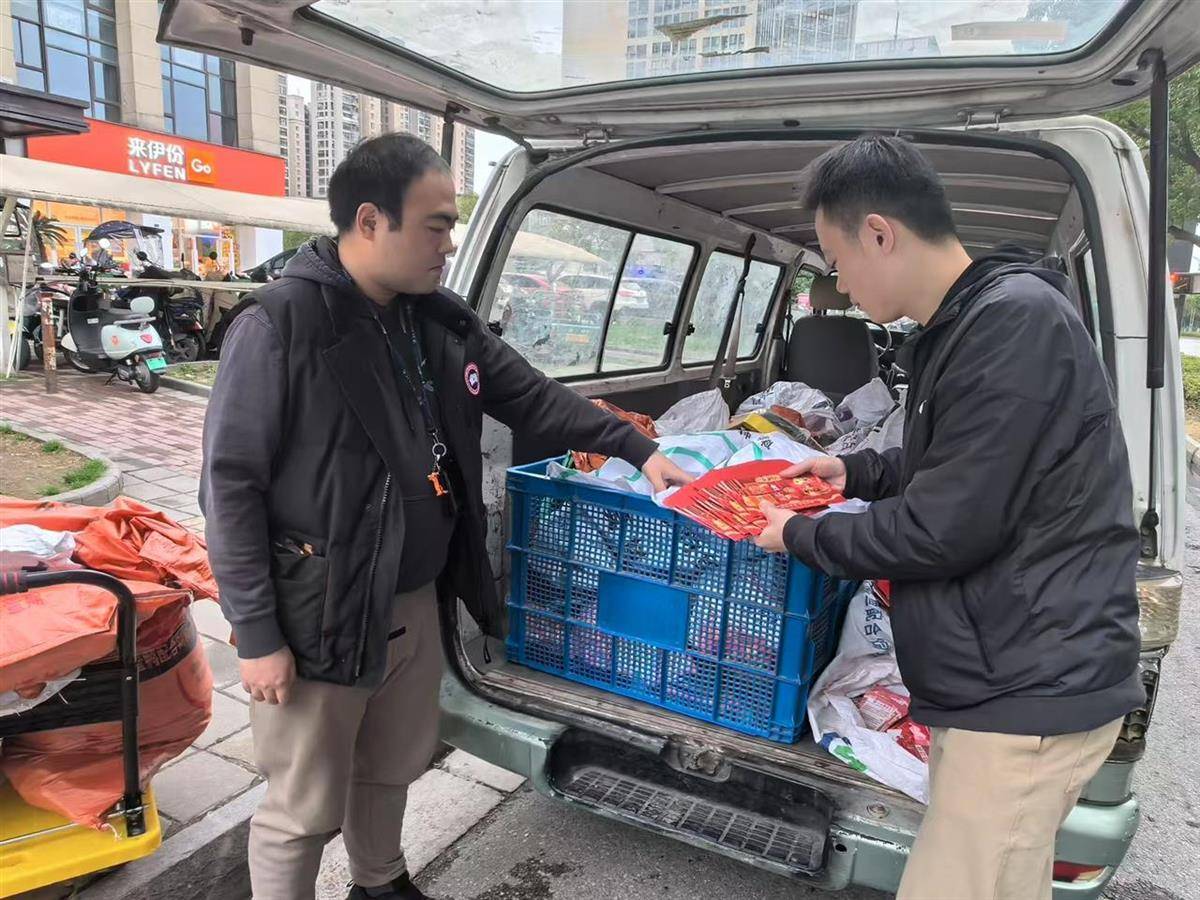 他发出的81万件快递全是电诈卡片<strong></p>
<p>中质原油</strong>!武汉江岸警方破获特大诈骗案