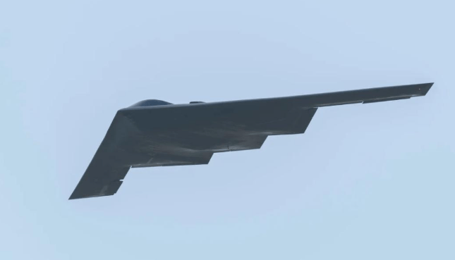 三大消息:马斯克发声怒喷<strong></p>
<p>国际原油消息</strong>!外交部警告不留情面!美军突然行动!