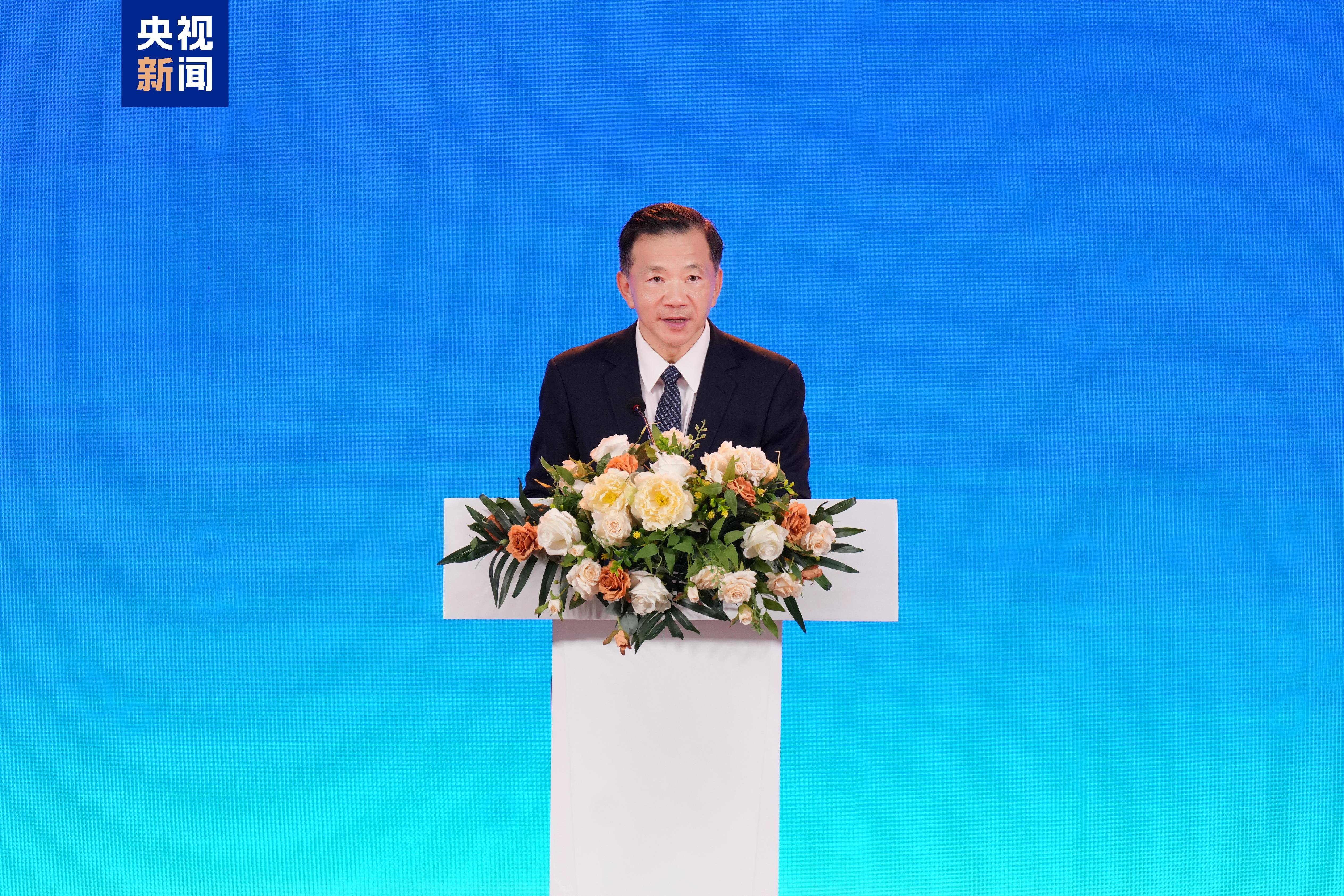 《平“语”近人——习近平喜欢的典故》（柬埔寨语版）在柬埔寨主流媒体播出