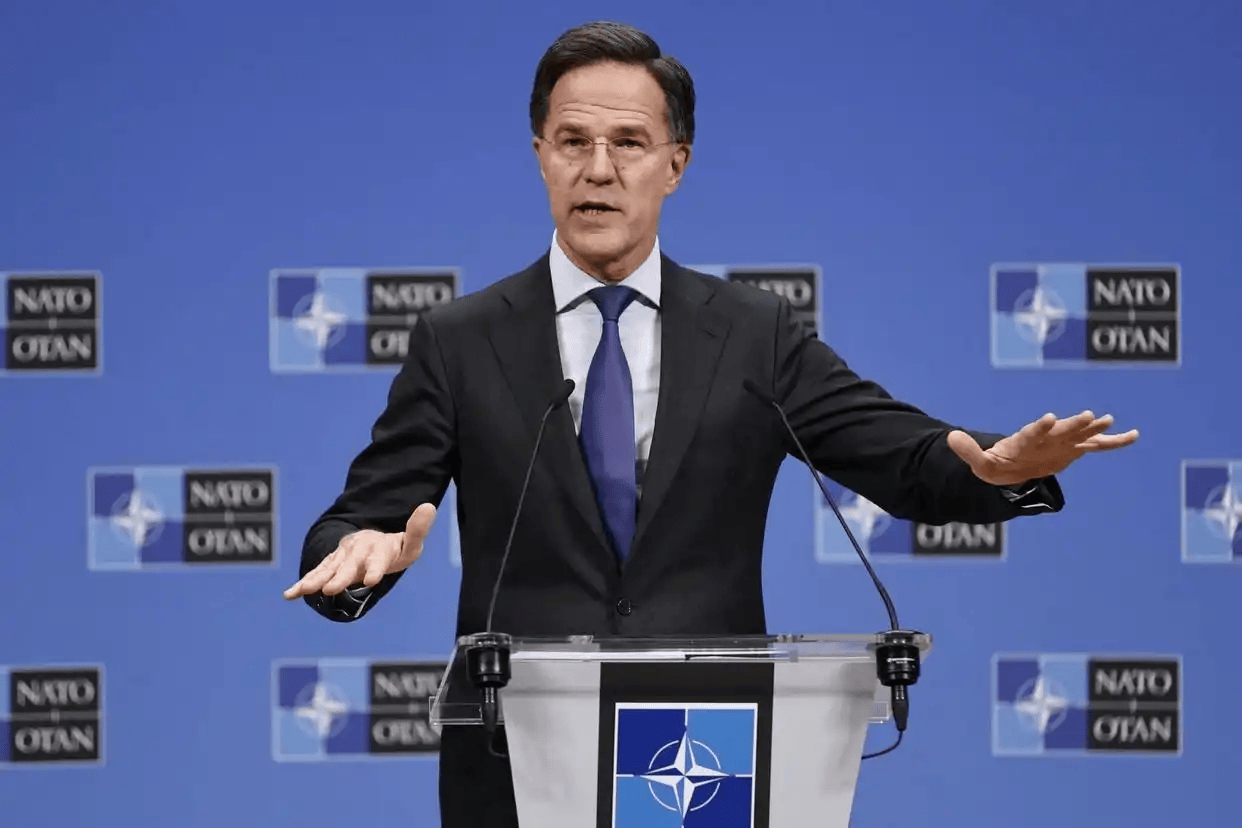 北约收到噩耗<strong></p>
<p>中原油田待遇</strong>,俄军势如破竹,特朗普怒骂泽连斯基,乌已无退路!