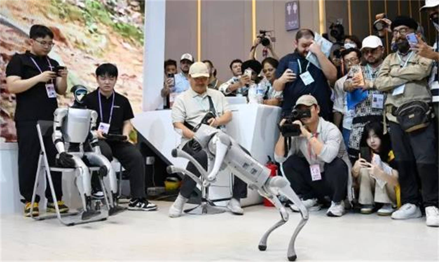 中美全面断供<strong></p>
<p>中原油田待遇</strong>,200多国转身直飞中国广州,美国人担忧事还是发生