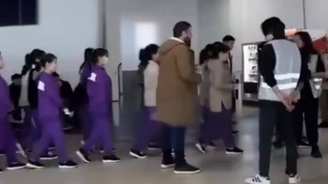 俄罗斯仓库出现多名朝鲜女工？俄朝此举或实现互利共赢<strong></p>
<p>中原油田待遇</strong>，双方都赚大了