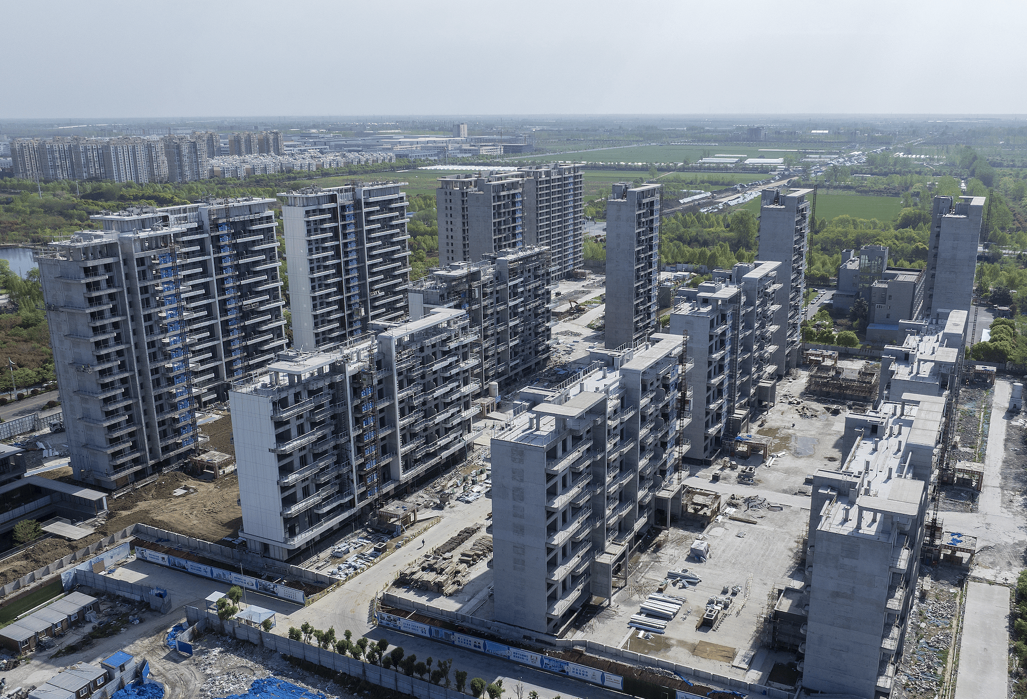 LPR连续六个月“按兵不动”<strong></p>
<p>中原油田待遇</strong>，分析师称降准降息可能提前到4月