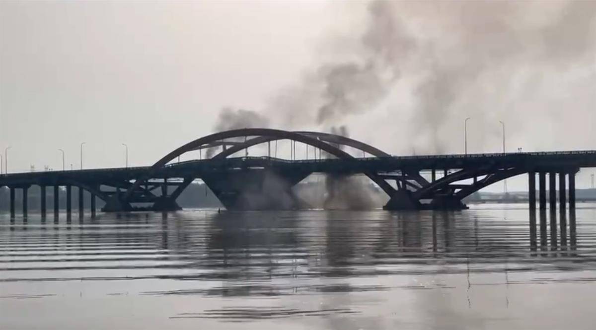 顺义潮白河大桥发生火情<strong></p>
<p>原油cl</strong>，官方：双向断路，未发现人员伤亡