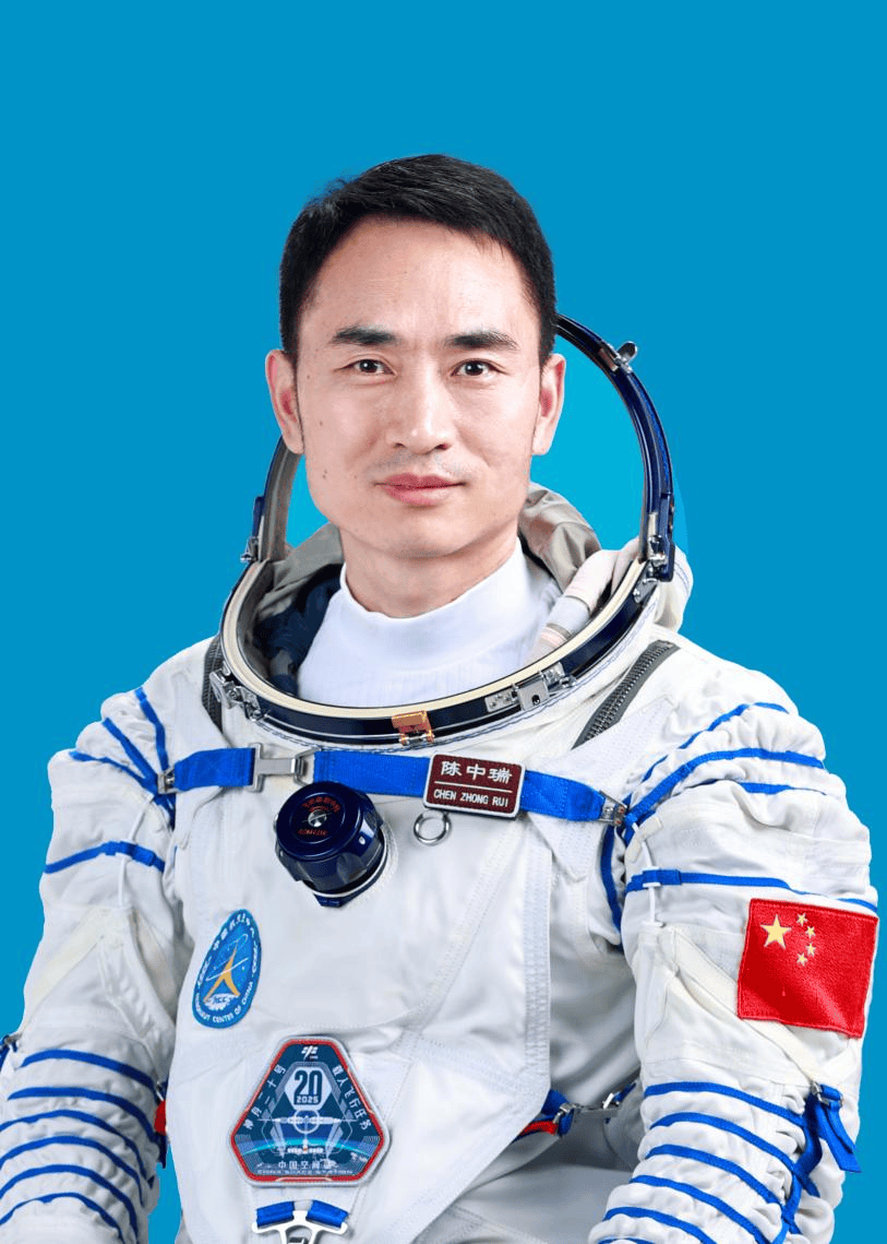 神二十乘组航天员陈中瑞:开拖拉机?开飞机?开飞船<strong></p>
<p>原油cl</strong>!