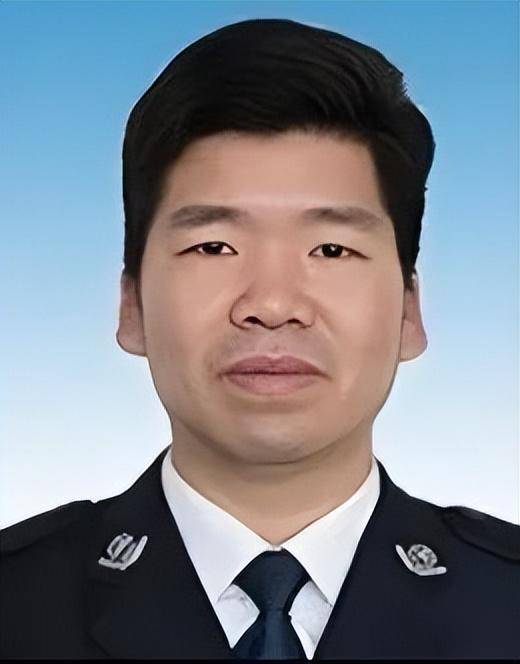 福建4位干部履新<strong></p>
<p>吉林松原油田</strong>,2位升副厅